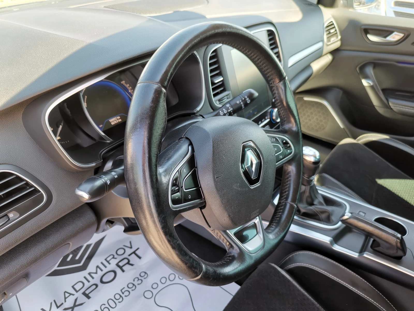 Renault Megane 1.5dCi NAVI / Реални КМ / 1 СОБСТВЕНИК / БЕЗ РЪЖДА, снимка 13 - Автомобили и джипове - 55296991