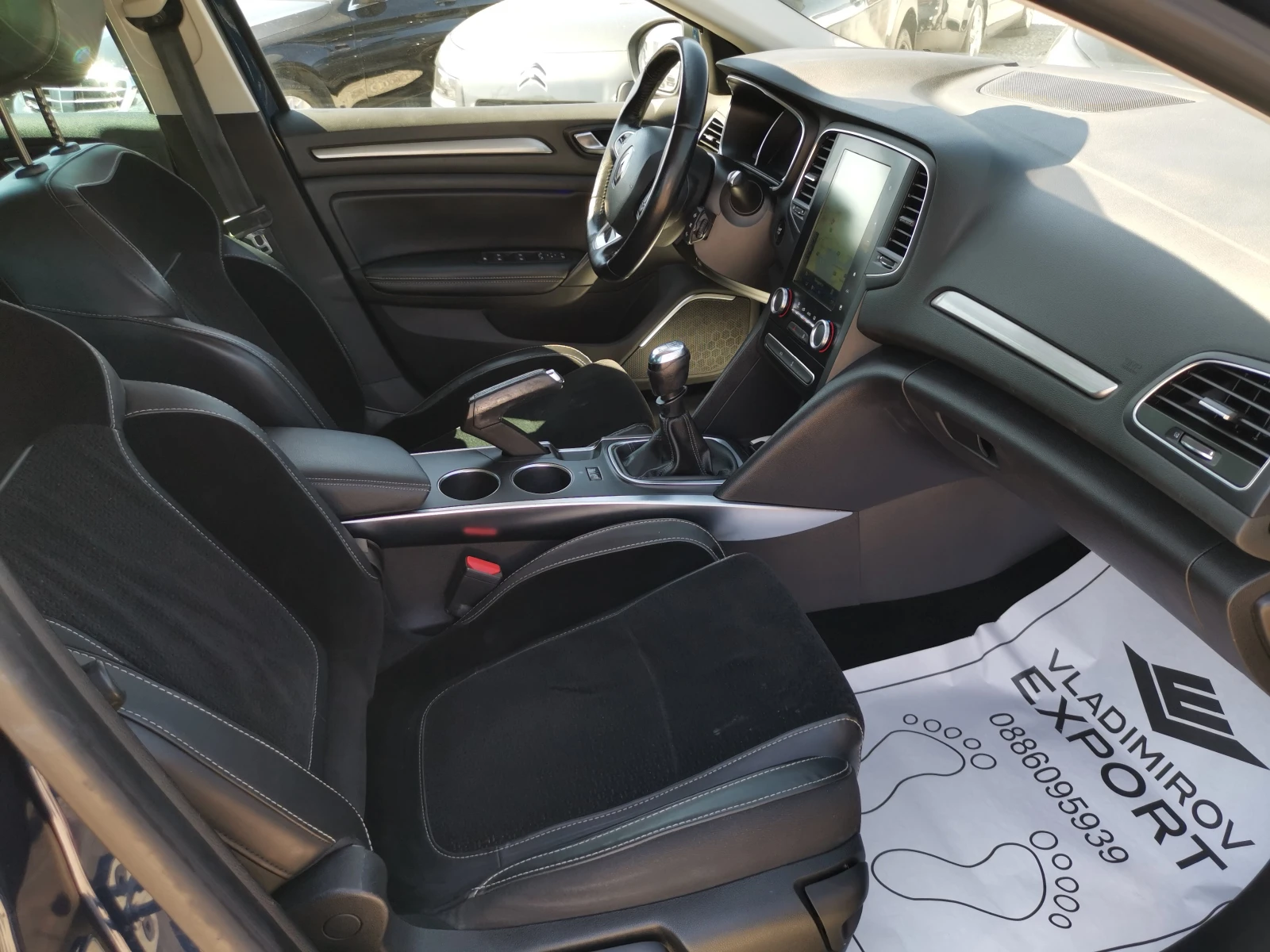 Renault Megane 1.5dCi NAVI / Реални КМ / 1 СОБСТВЕНИК / БЕЗ РЪЖДА, снимка 8 - Автомобили и джипове - 55296991