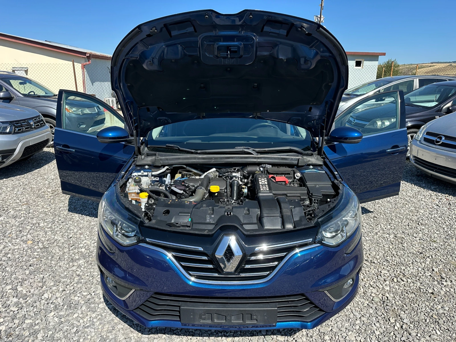 Renault Megane 1.5dCi NAVI / Реални КМ / 1 СОБСТВЕНИК / БЕЗ РЪЖДА, снимка 11 - Автомобили и джипове - 55296991