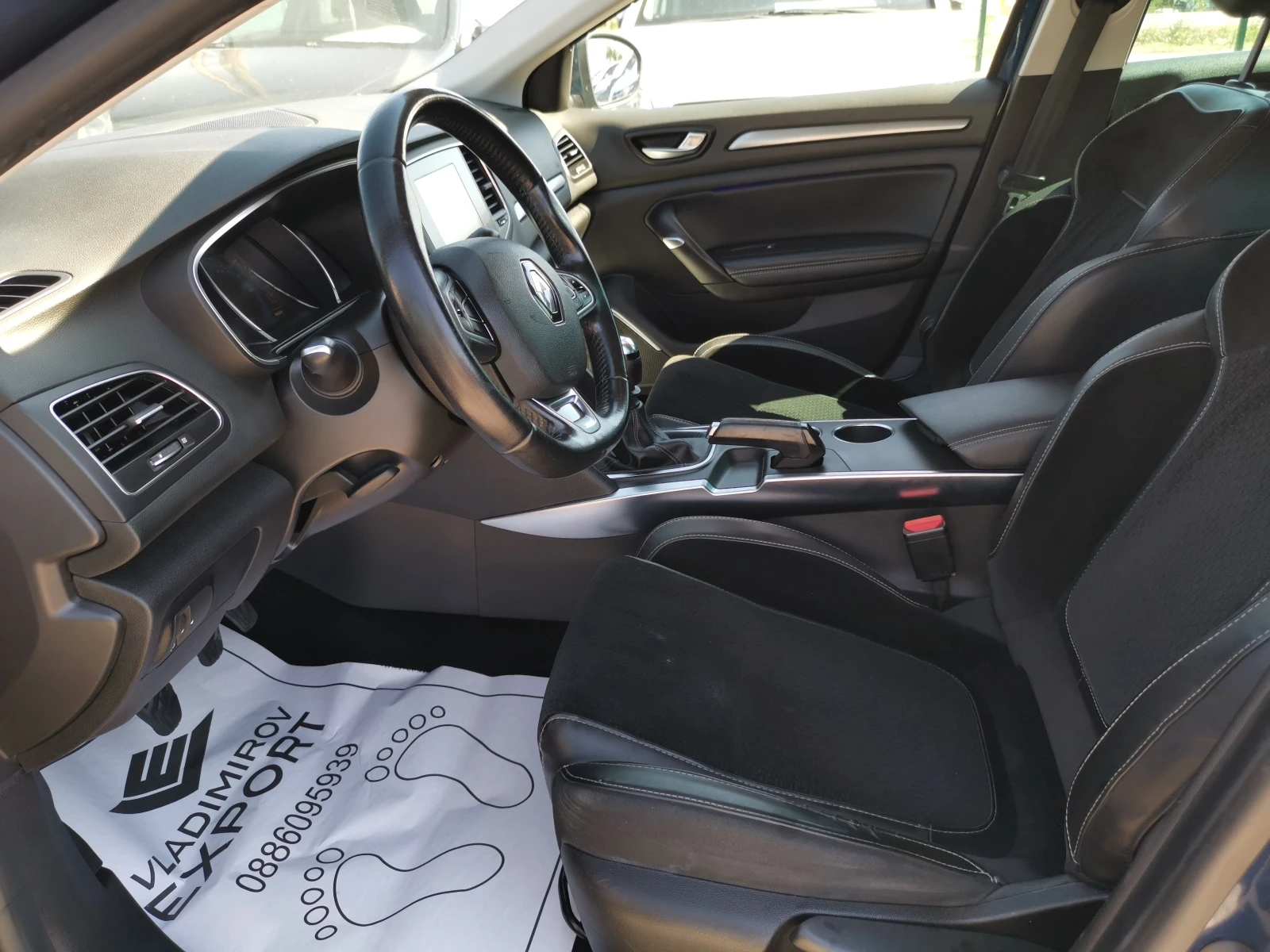 Renault Megane 1.5dCi NAVI / Реални КМ / 1 СОБСТВЕНИК / БЕЗ РЪЖДА, снимка 6 - Автомобили и джипове - 55296991