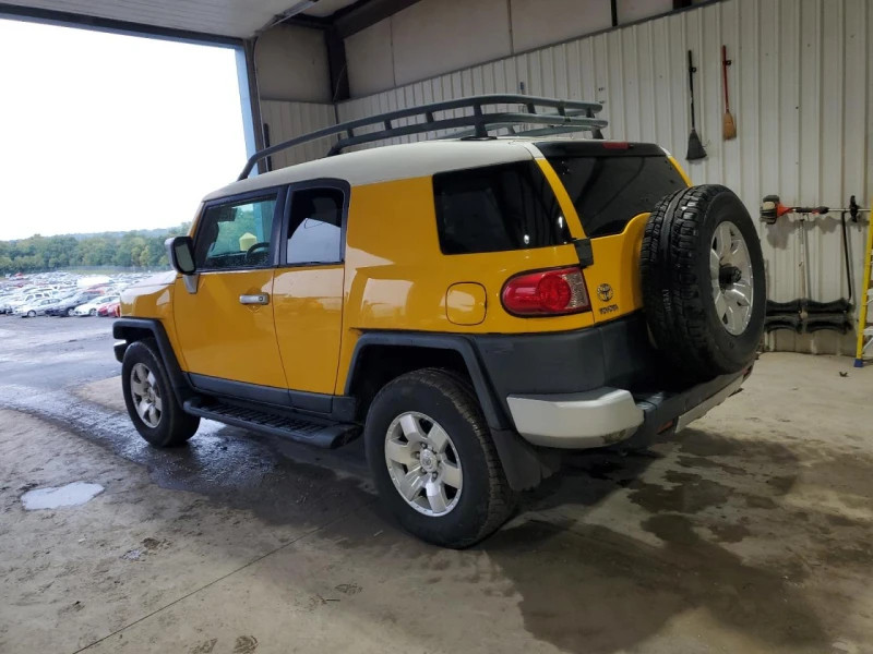 Toyota Fj cruiser 4.0L 260кс * Перфектна за ГАЗ, снимка 2 - Автомобили и джипове - 47584455