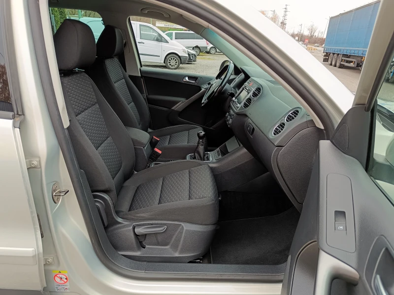 VW Tiguan 2.0 TDi* 4x4* NAVI* КАМЕРА* 168 000 км.* НОВ ВНОС*, снимка 10 - Автомобили и джипове - 47980789