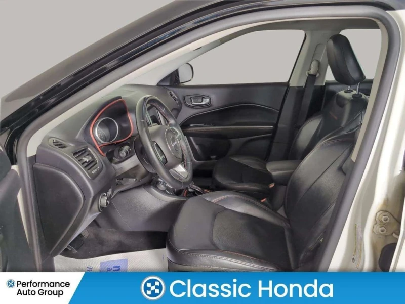 Jeep Compass * Trailhawk * CARFAX * БЕЗ ПЪРВОНАЧАЛНА ВНОСКА, снимка 12 - Автомобили и джипове - 53129474