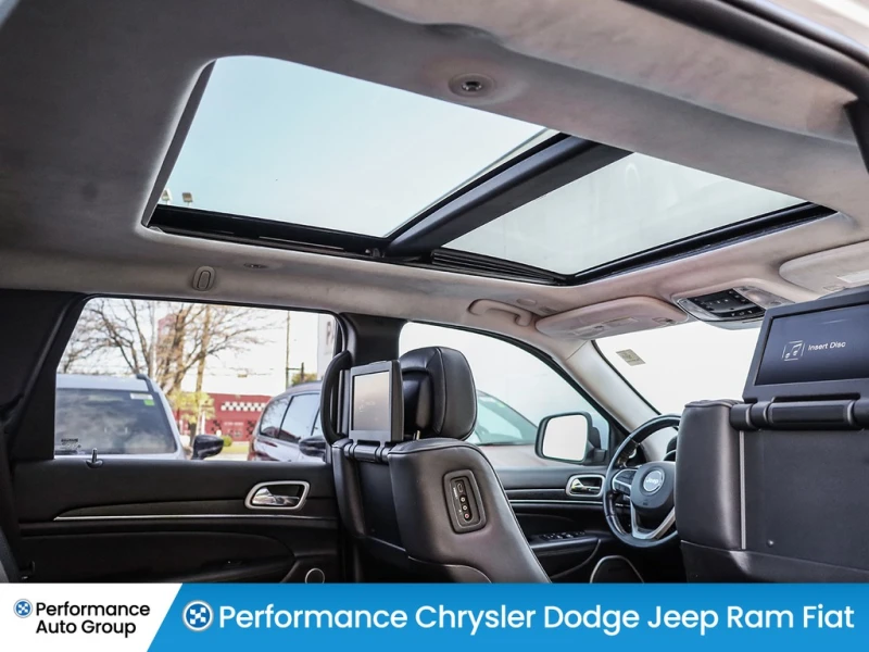 Jeep Grand cherokee 5.7 HEMI * * SUMMIT * * CARFAX * * АВТО КРЕДИТ * *, снимка 9 - Автомобили и джипове - 53216906