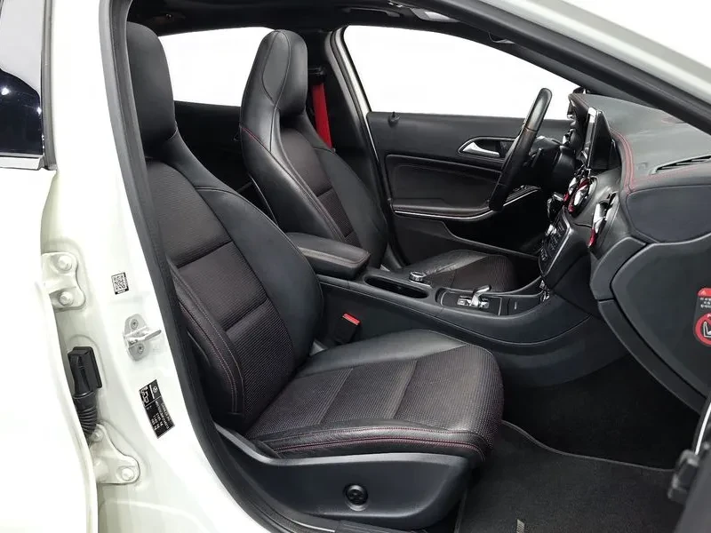 Mercedes-Benz GLA 4MATIC, снимка 10 - Автомобили и джипове - 54885068