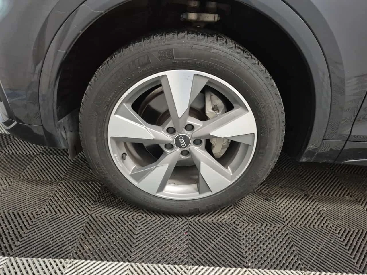 Audi Q5 * KOMFORT * 45 TFSI Quattro * 2 Ключа * Подгреви * - изображение 6