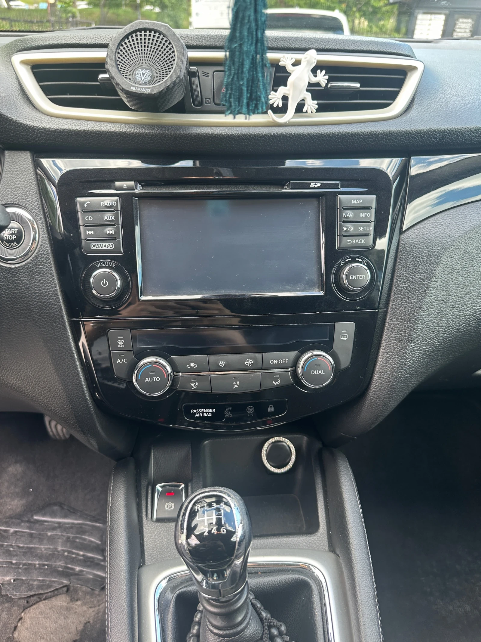 Nissan Qashqai, снимка 6 - Автомобили и джипове - 54902521