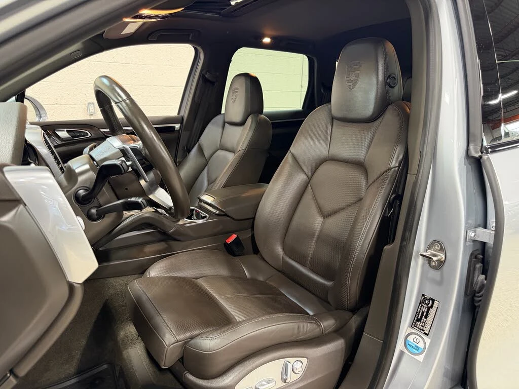 Porsche Cayenne S* E-HYBRID* FACE* PDK* ПОДГРЕВ* КАМЕРА* КЕЙЛЕС, снимка 12 - Автомобили и джипове - 55304659