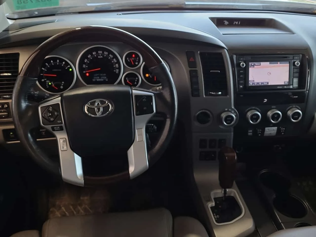 Toyota Sequoia * PLATINUM * CARFAX * ��� ������������ ������ | Mobile.bg � ����������� 10
