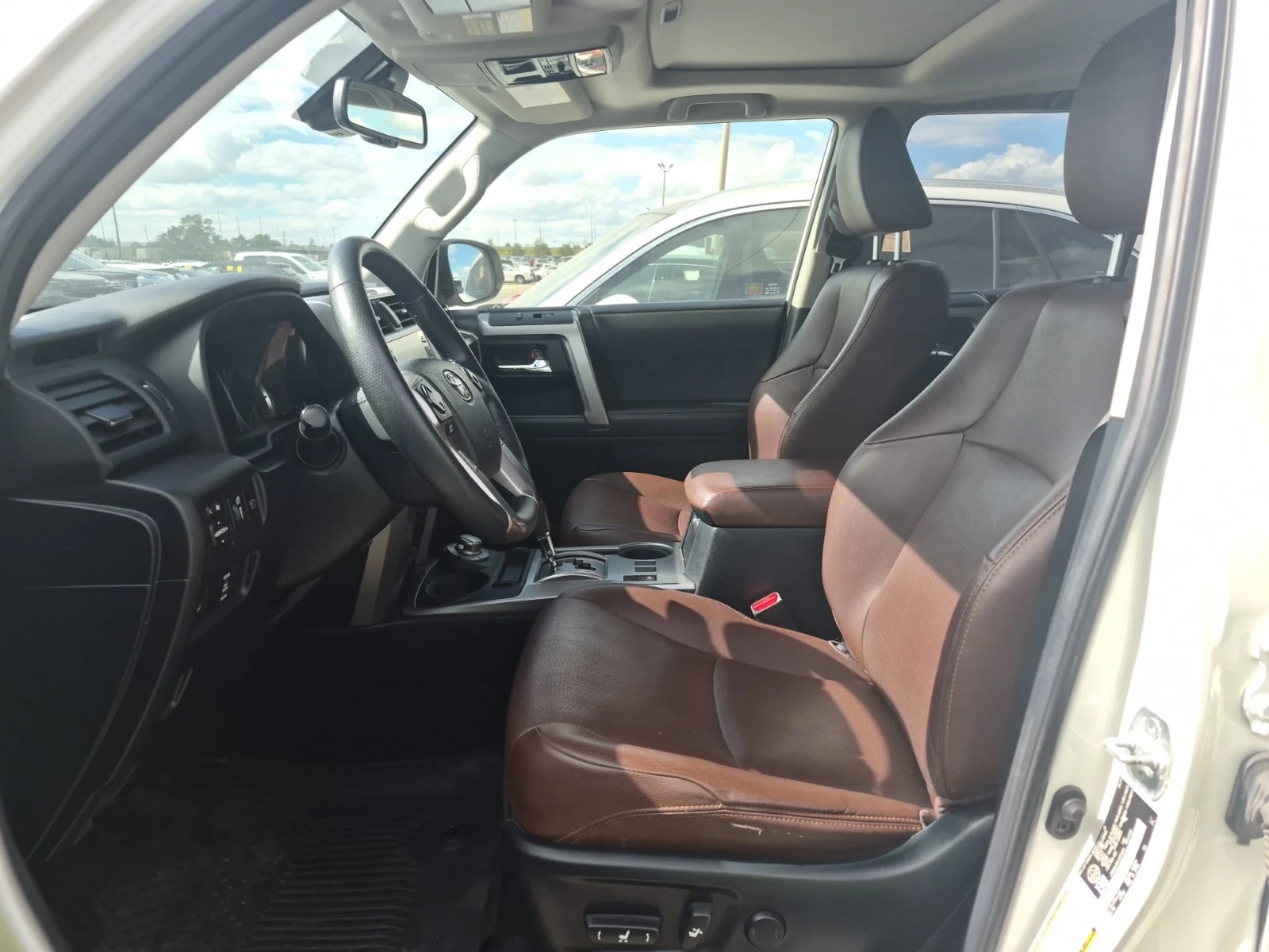 Toyota 4runner 4.0 V6 * LIMITED * 4WD * 7 МЕСТА * CARFAX * , снимка 8 - Автомобили и джипове - 56132924