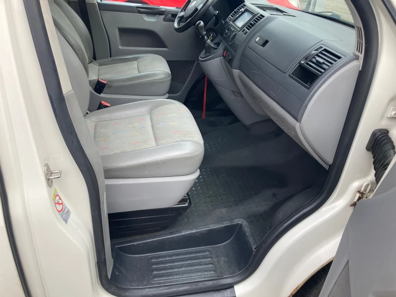 VW Caravelle 1.9 TDI 102ks , 9 mesta Klima 275000 km, снимка 10 - Бусове и автобуси - 52868590