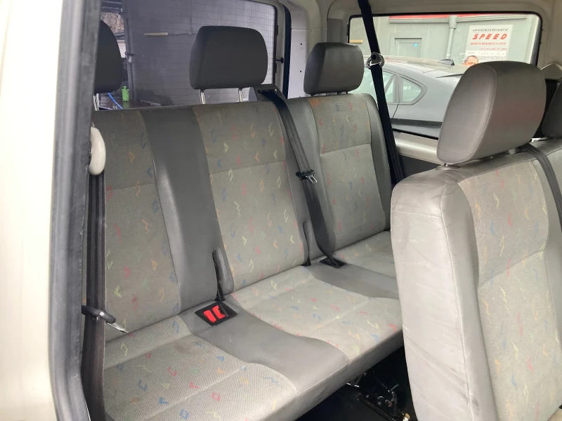 VW Caravelle 1.9 TDI 102ks , 9 mesta Klima 275000 km, снимка 8 - Бусове и автобуси - 52868590