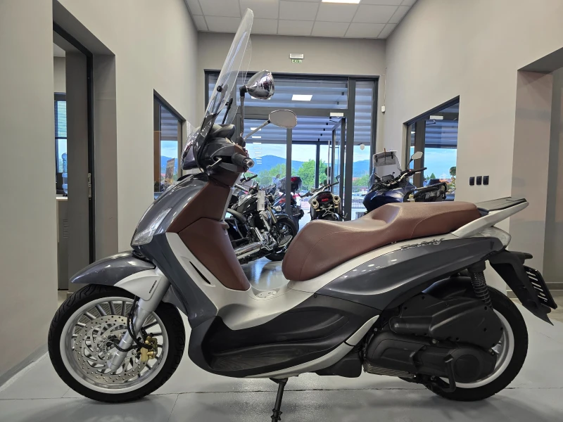 Piaggio Beverly 300ie, ABS-ASR, 2018г., снимка 5 - Мотоциклети и мототехника - 50615807