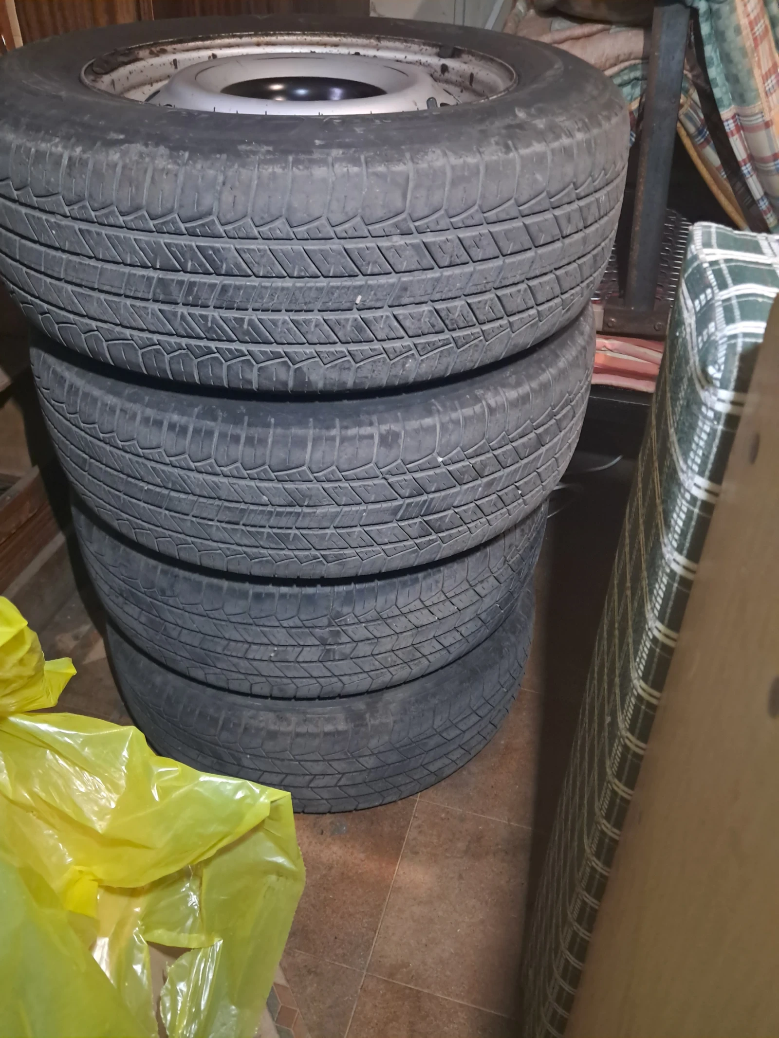 Гуми с джанти Други 215/65R16, снимка 7 - Гуми и джанти - 54902545