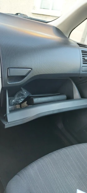 Toyota Auris, снимка 11