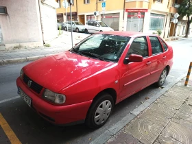 VW Polo 1, 4 седан, снимка 1