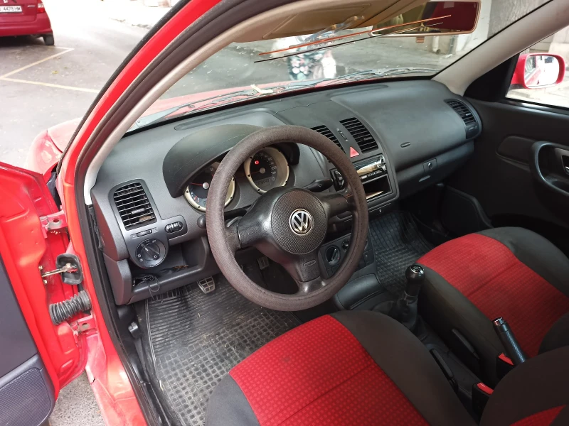 VW Polo 1, 4 седан, снимка 9 - Автомобили и джипове - 47306000