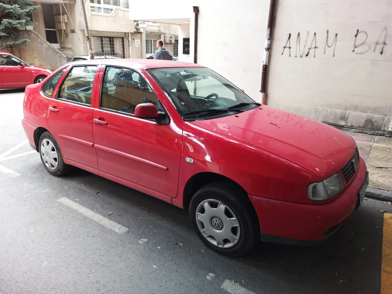 VW Polo 1, 4 седан, снимка 3 - Автомобили и джипове - 47306000