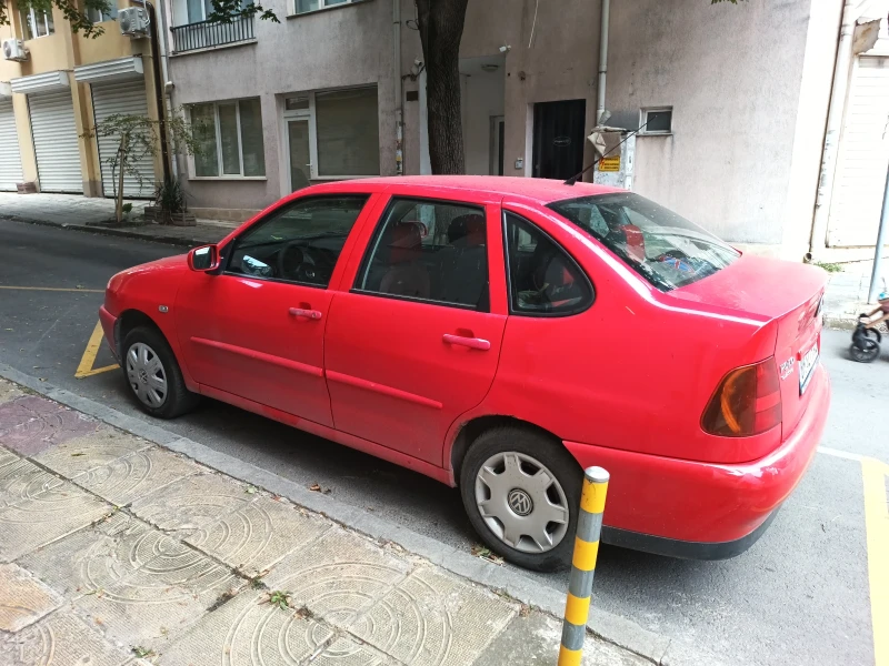 VW Polo 1, 4 седан, снимка 7 - Автомобили и джипове - 47306000