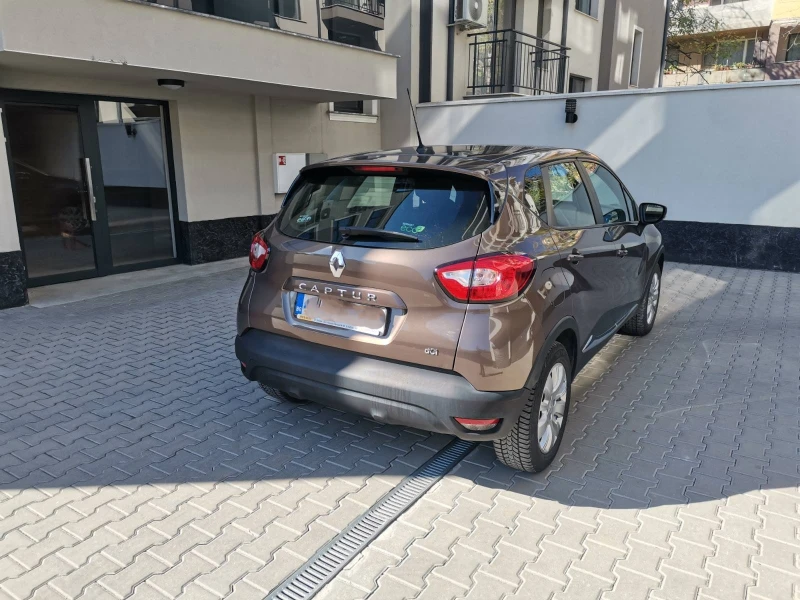 Renault Captur 1.5dci, снимка 4 - Автомобили и джипове - 47722039