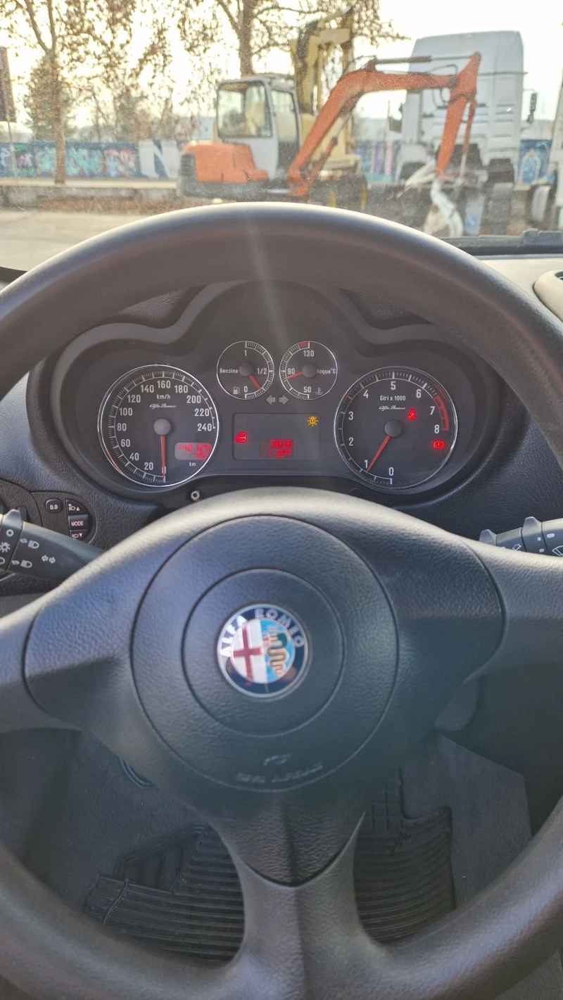 Alfa Romeo 147 1.6 Twin Spark Бензин, снимка 11 - Автомобили и джипове - 50618774