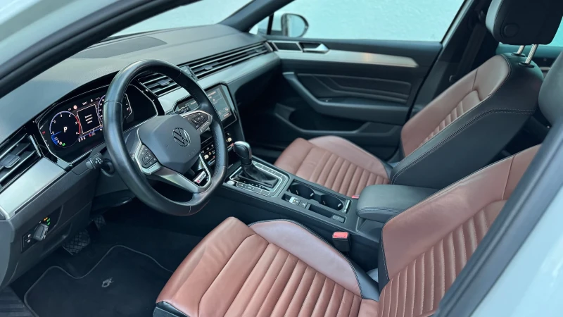 VW Passat * БАРТЕР* ЛИЗИНГ* Exclusive 4motion* , снимка 11 - Автомобили и джипове - 52007530