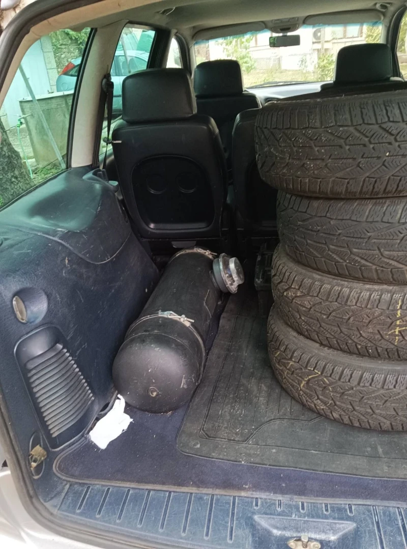 VW Sharan 2.0, снимка 2 - Автомобили и джипове - 52079884