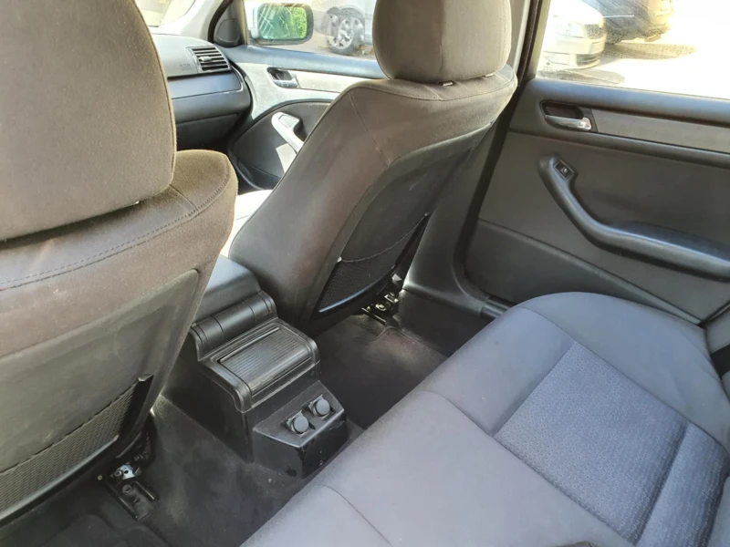 BMW 320 320д, снимка 11 - Автомобили и джипове - 53566596