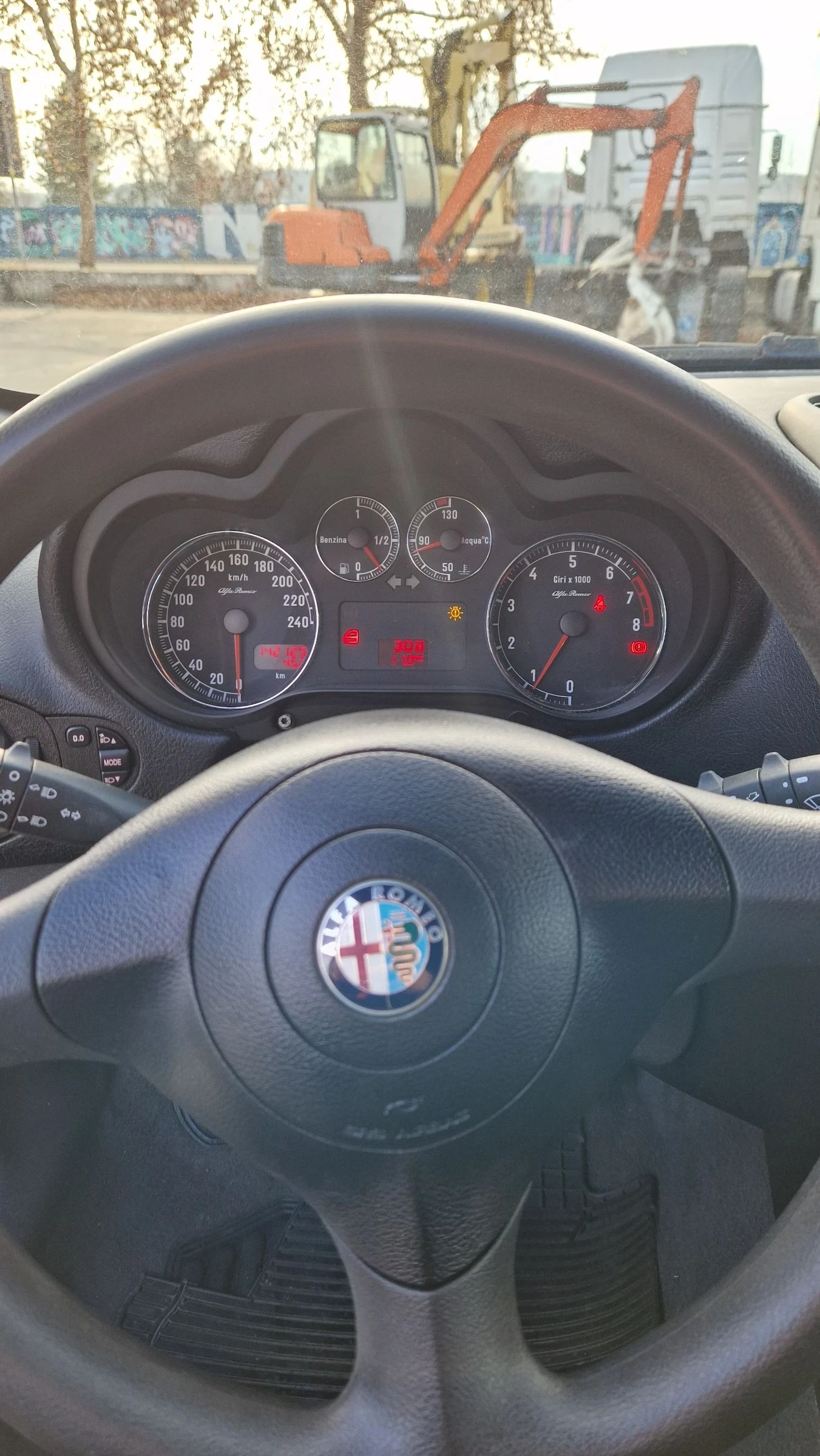 Alfa Romeo 147 1.6 Twin Spark Бензин | Mobile.bg — изображение 11