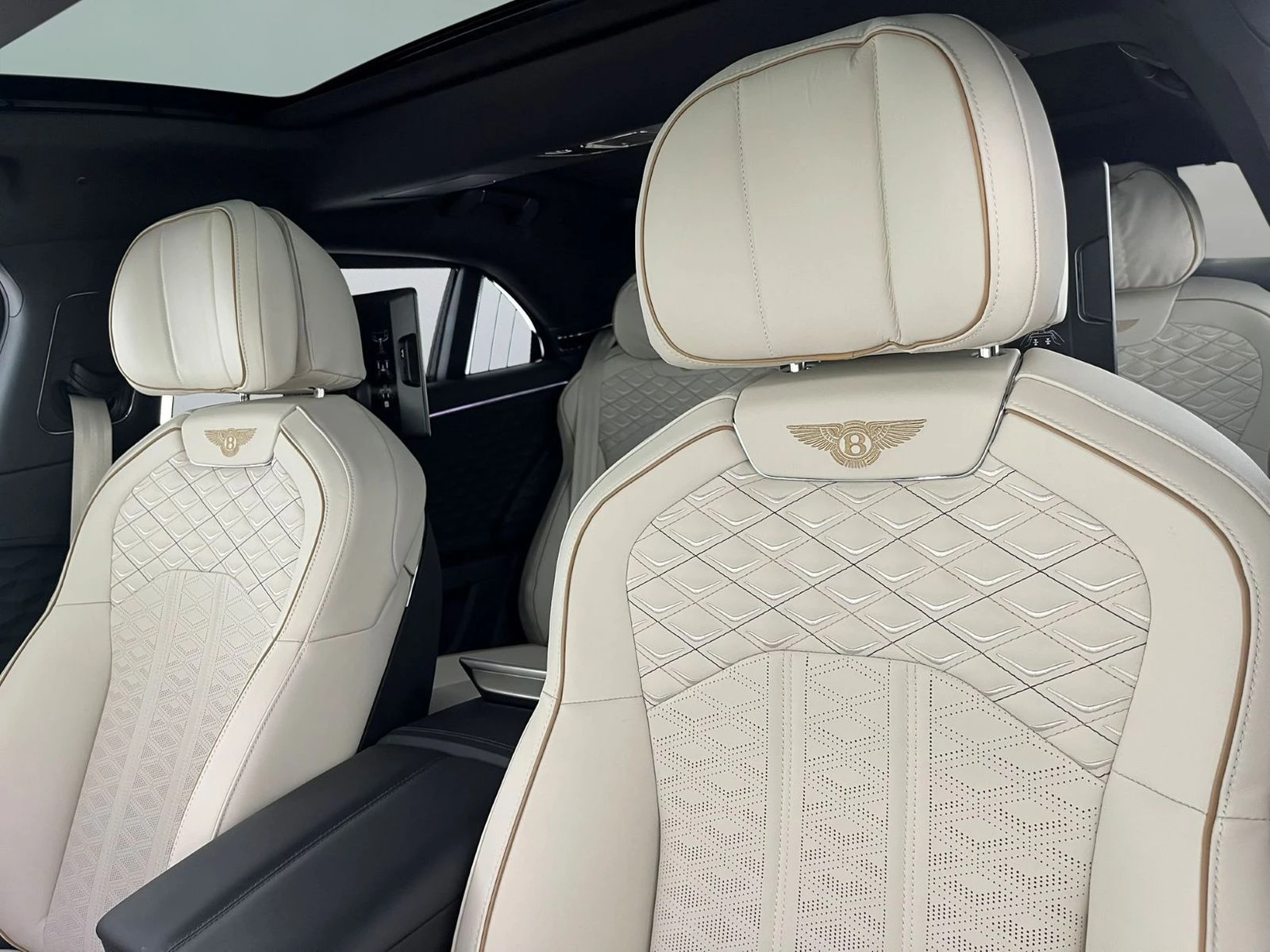Bentley Flying Spur SPEED V8 HYBRID/MULLINER/NAIM/4-SEATS/TV/PANO/ - изображение 7