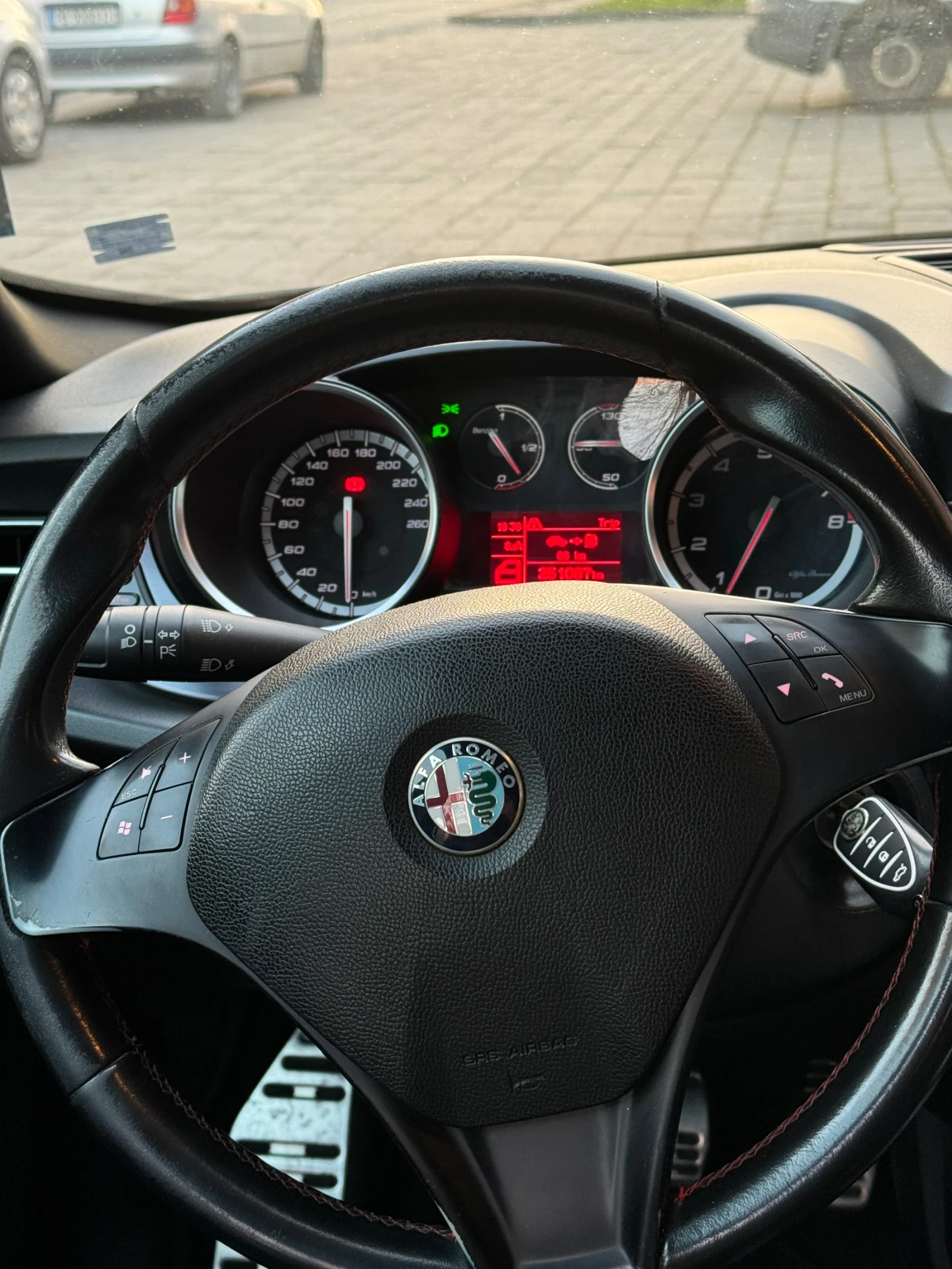 Alfa Romeo Giulietta 1.4tb - изображение 9