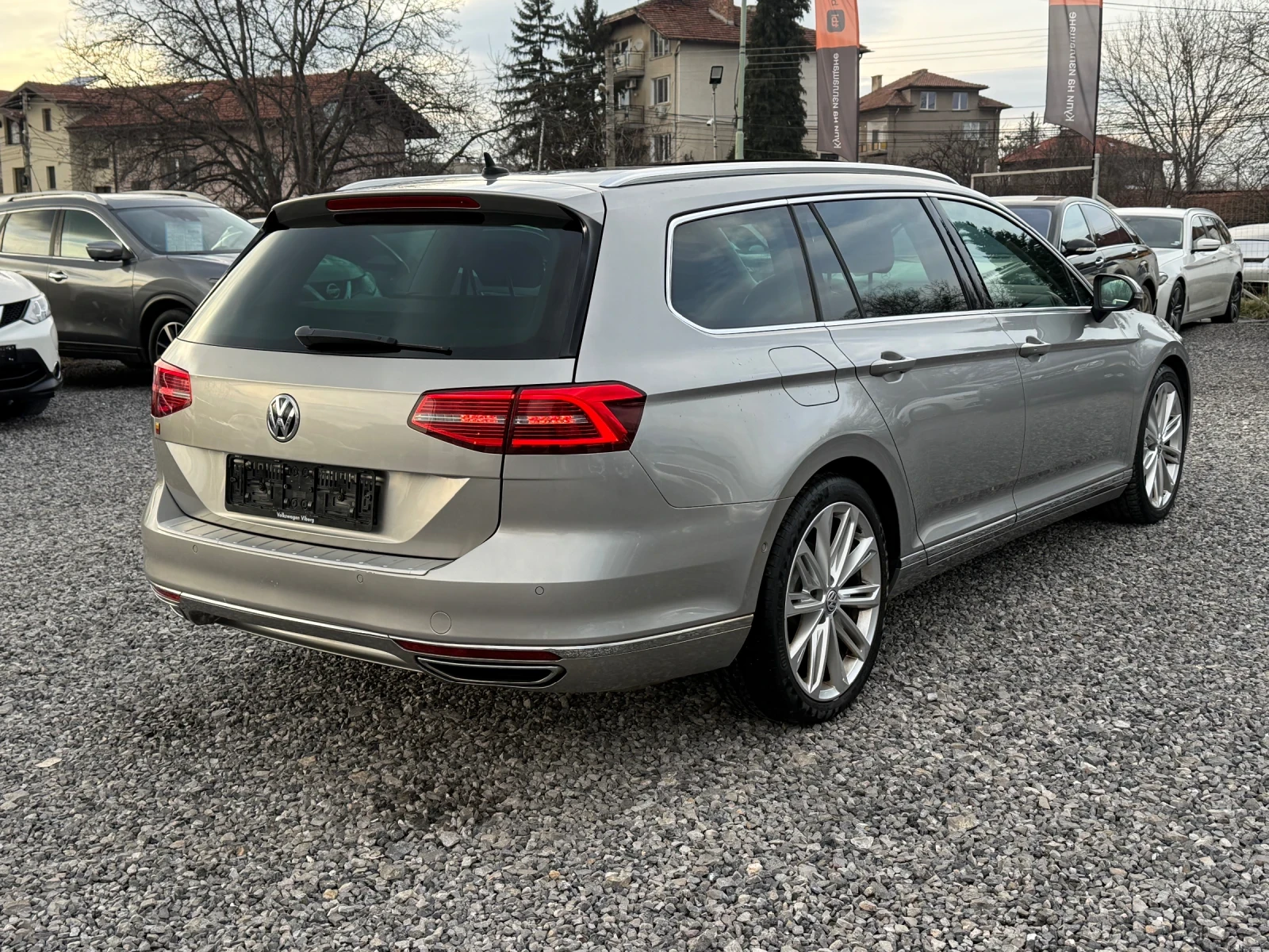 VW Passat Highline 2.0TSI (220 кс)DSG-6/360* /Full Led/Масаж - изображение 6