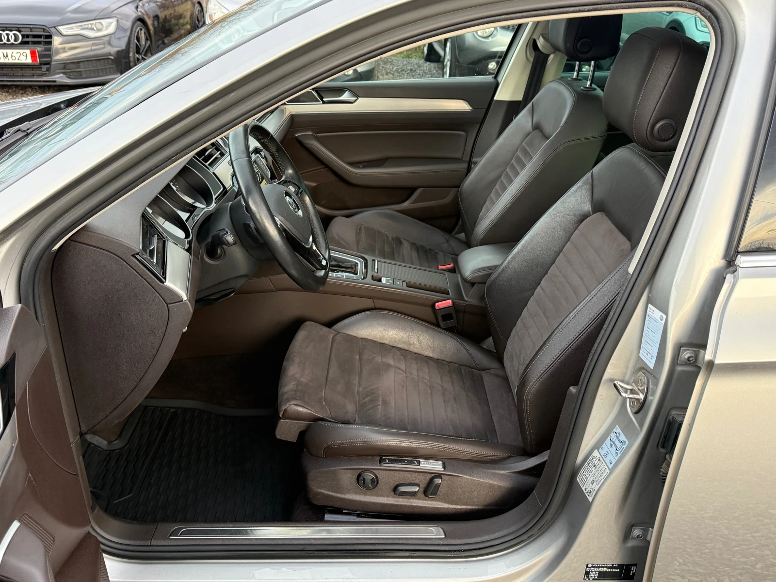 VW Passat Highline 2.0TSI (220 ��)DSG-6/360* /Full Led/����� | Mobile.bg � ����������� 11