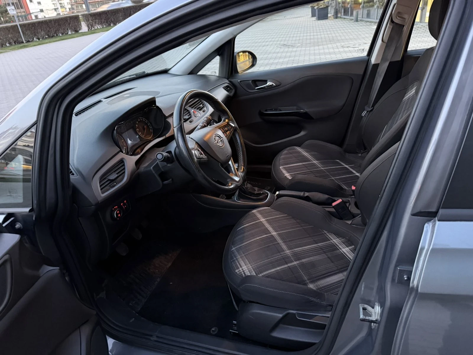 Opel Corsa 1.3 CDTI, 95hp, 85500km, снимка 9 - Автомобили и джипове - 53907917