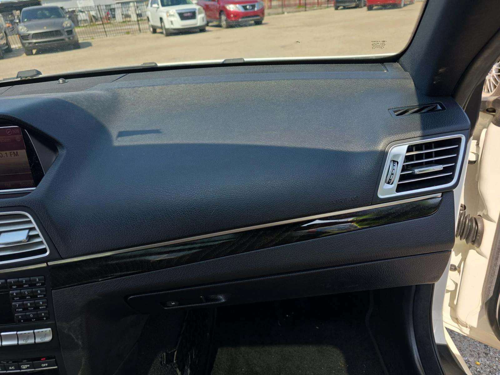 Mercedes-Benz E 400 МЪРТВА* ТОЧКА* LANE* ASSIST* HARMON* KARDON* , снимка 9 - Автомобили и джипове - 53914102