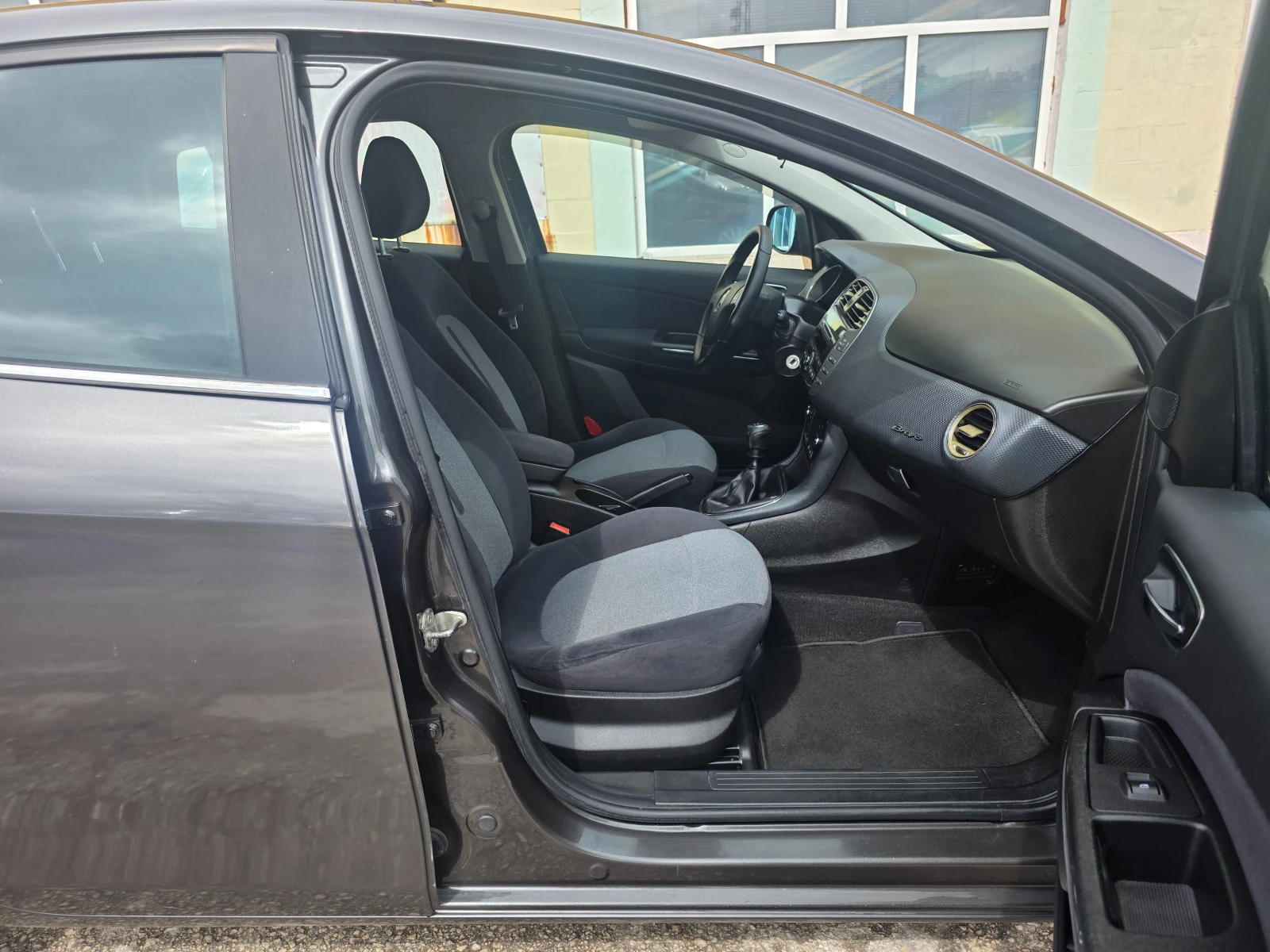 Fiat Bravo 1.4I KLIMA ITALY, снимка 14 - Автомобили и джипове - 54115299