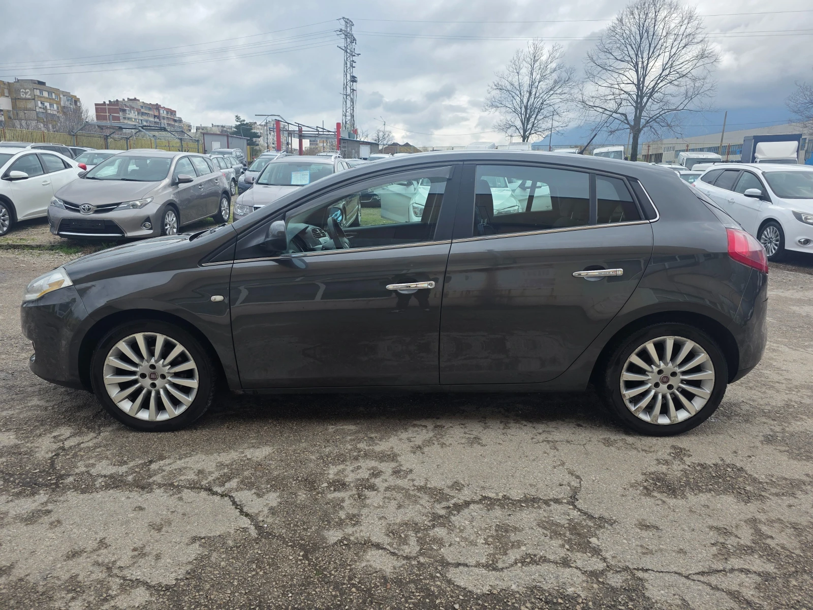 Fiat Bravo 1.4I KLIMA ITALY, снимка 8 - Автомобили и джипове - 54115299