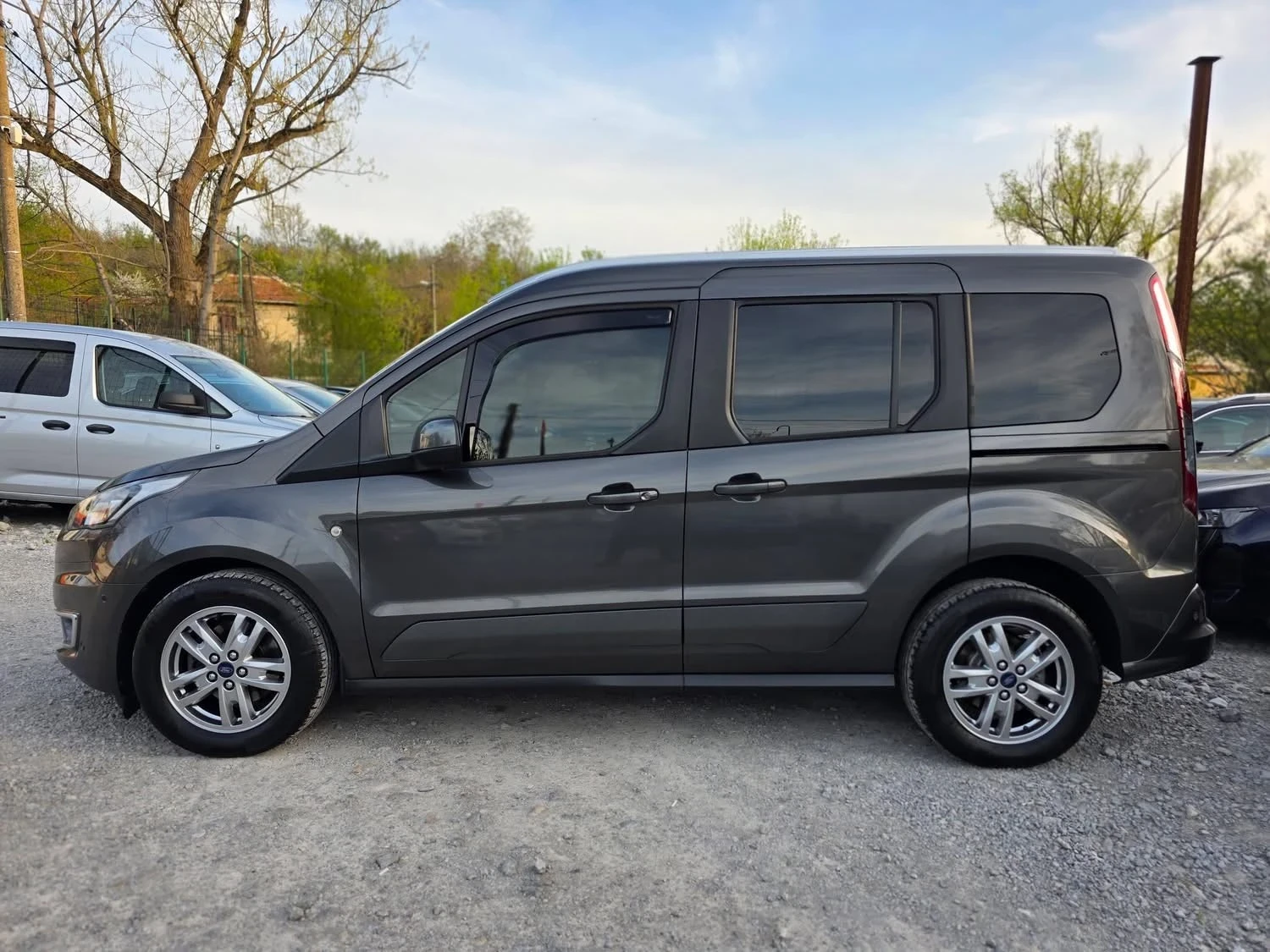 Ford Connect 1.5TDCI 120K.C. / НАВИ / КАМЕРА / КАР ПЛЕЙ /, снимка 5 - Автомобили и джипове - 54222759