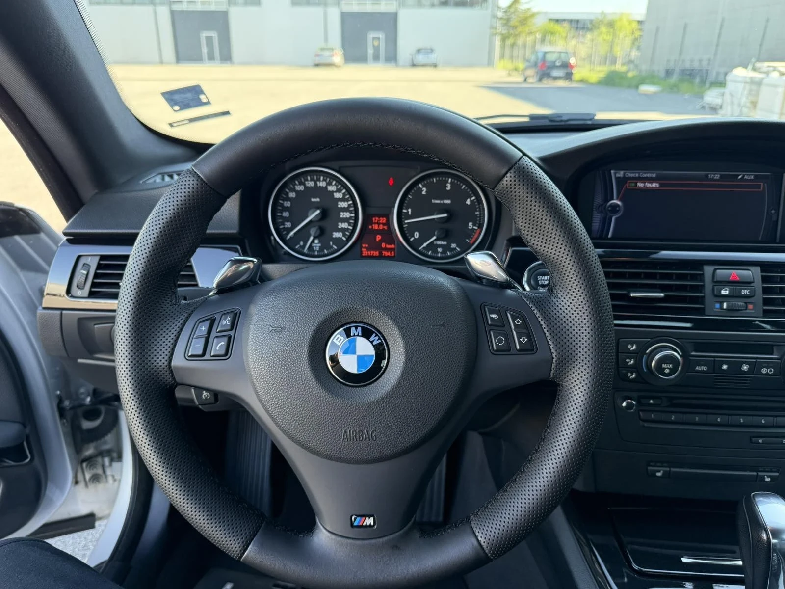 BMW 330 d M57 / M Pack / CiC / Напълно Обслужена, снимка 6 - Автомобили и джипове - 54663894