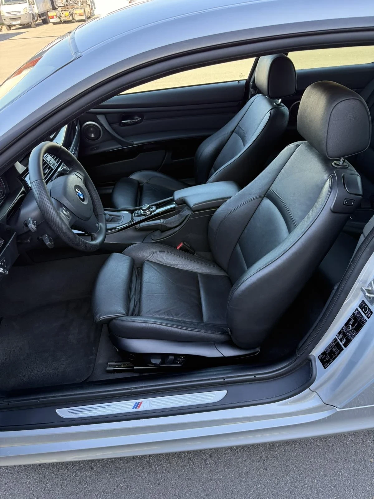 BMW 330 d M57 / M Pack / CiC / Напълно Обслужена, снимка 8 - Автомобили и джипове - 54663894