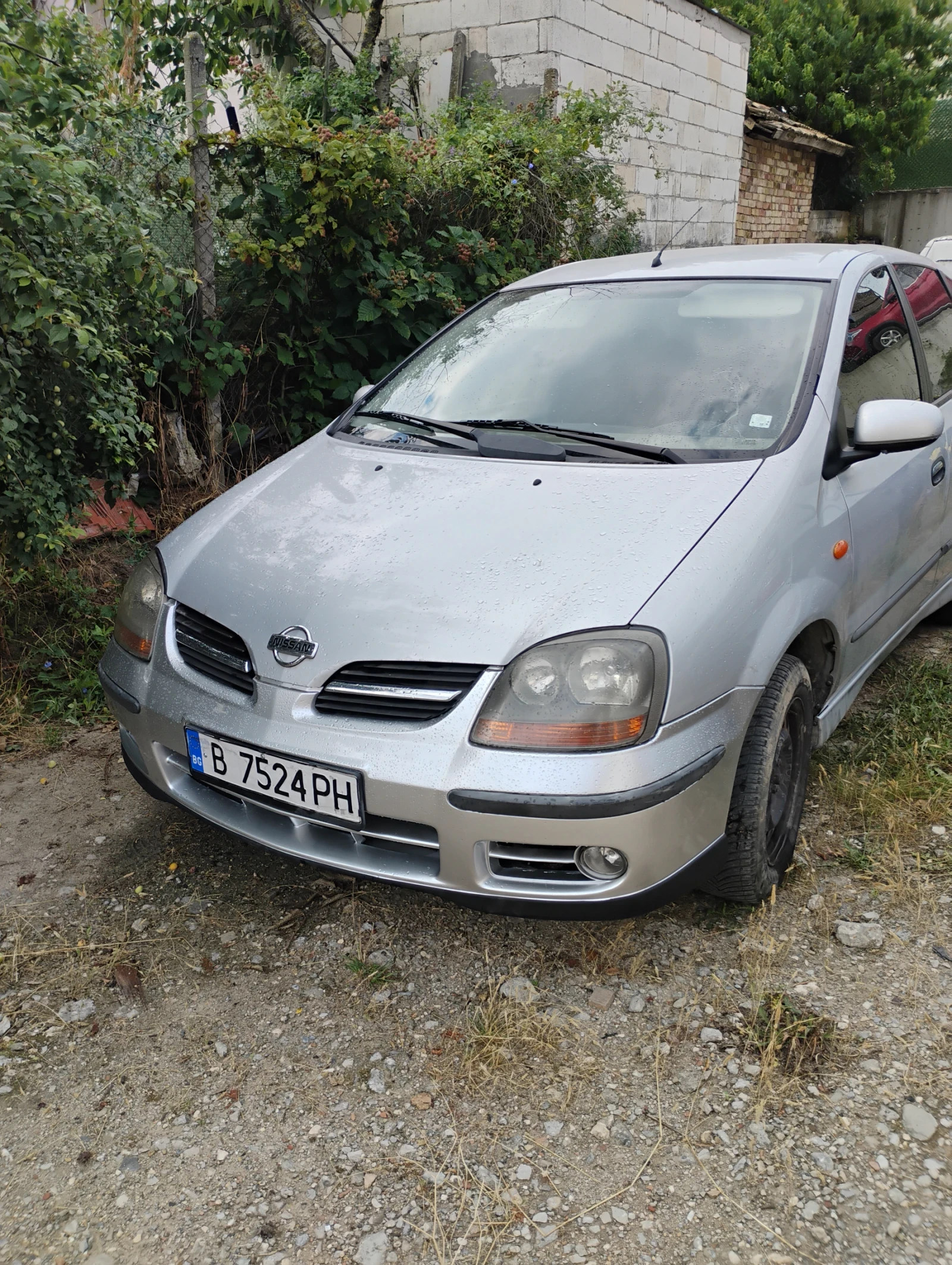 Nissan Almera tino