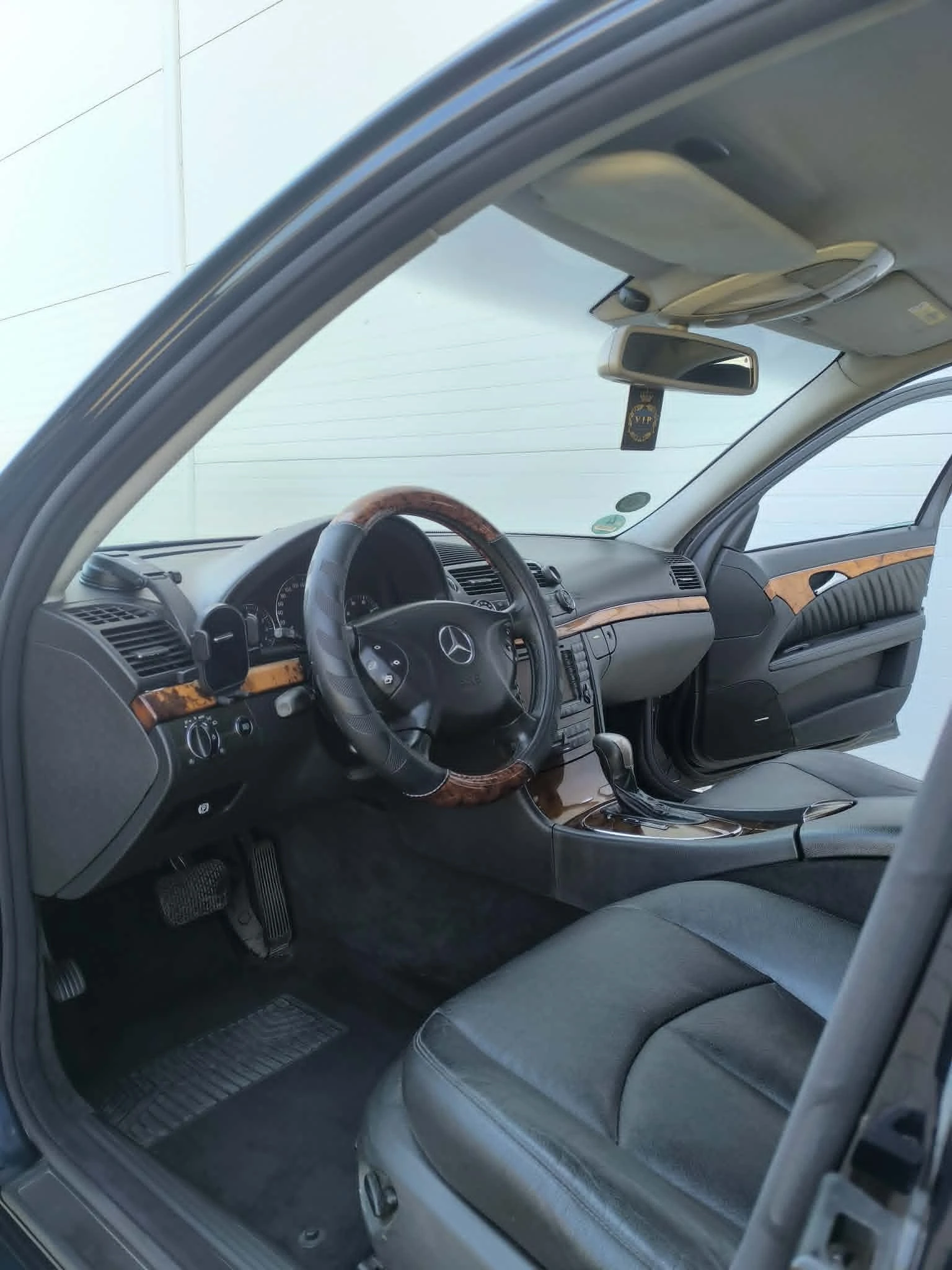 Mercedes-Benz E 320, снимка 5 - Автомобили и джипове - 55502772