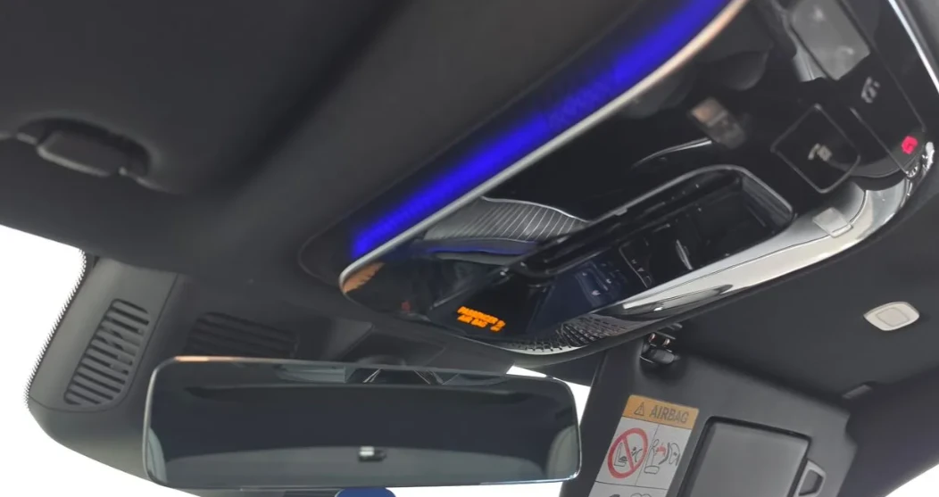 Mercedes-Benz C 300 * Avantgarde* Масаж* Обдух* Pano* HUD* 360* , снимка 8 - Автомобили и джипове - 55626740