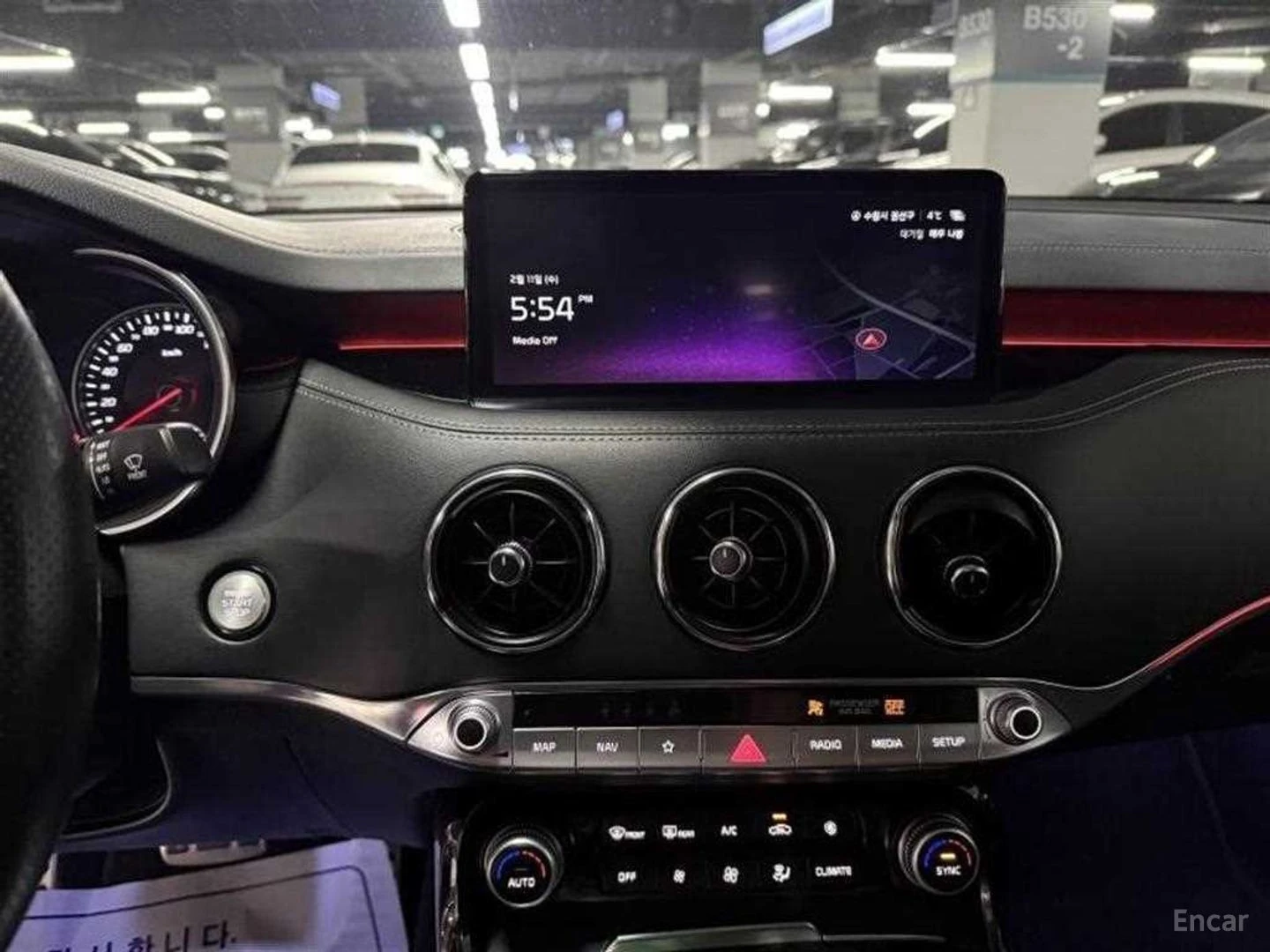 Kia Stinger MASTERS* ОБДУХВАНЕ* ПОДГРЕВ* КАМЕРА* ДВА КЛЮЧА, снимка 13 - Автомобили и джипове - 55638951