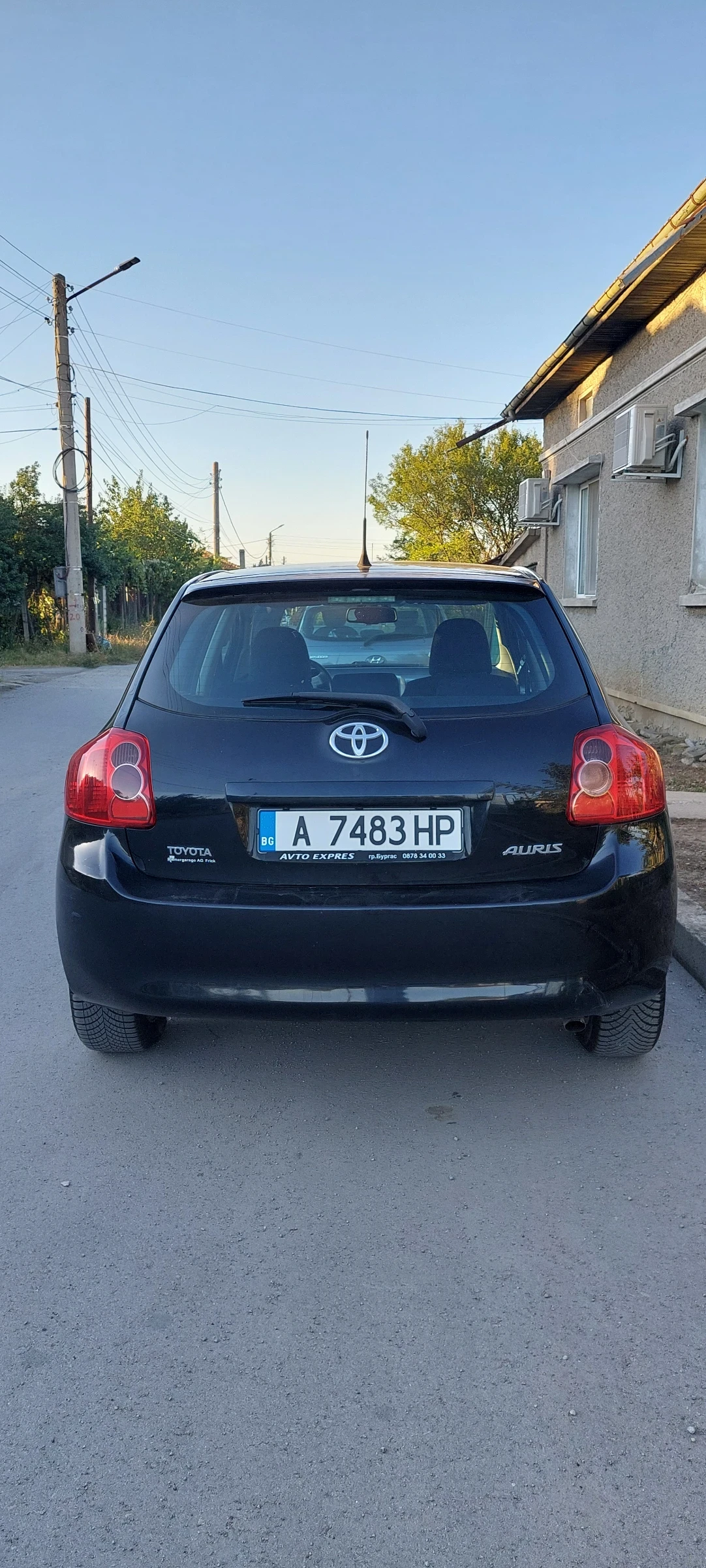 Toyota Auris, снимка 2 - Автомобили и джипове - 56060718