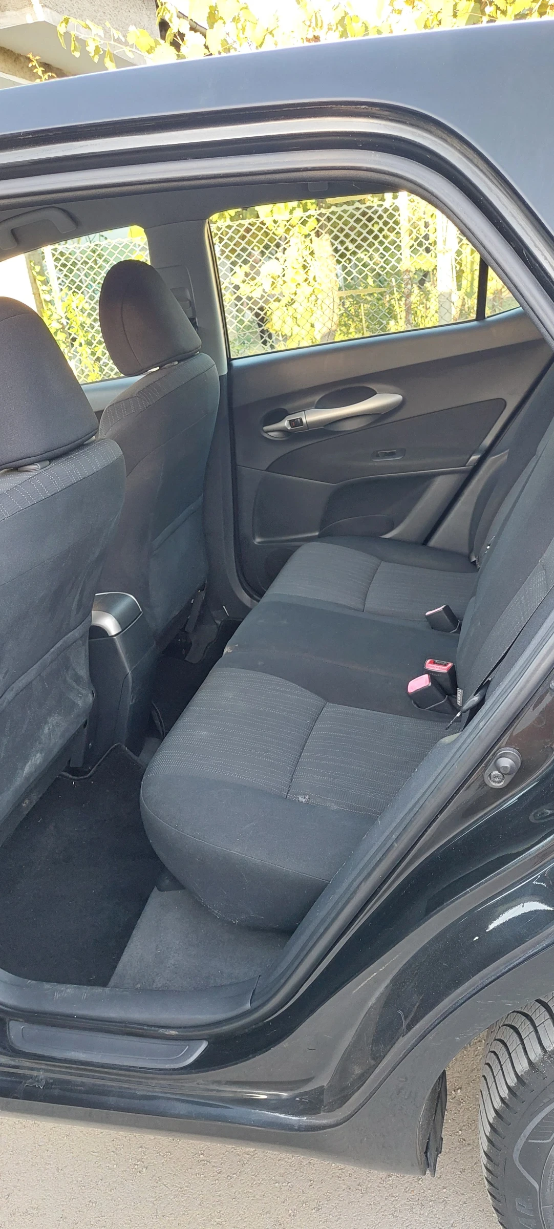 Toyota Auris, снимка 5 - Автомобили и джипове - 56060718