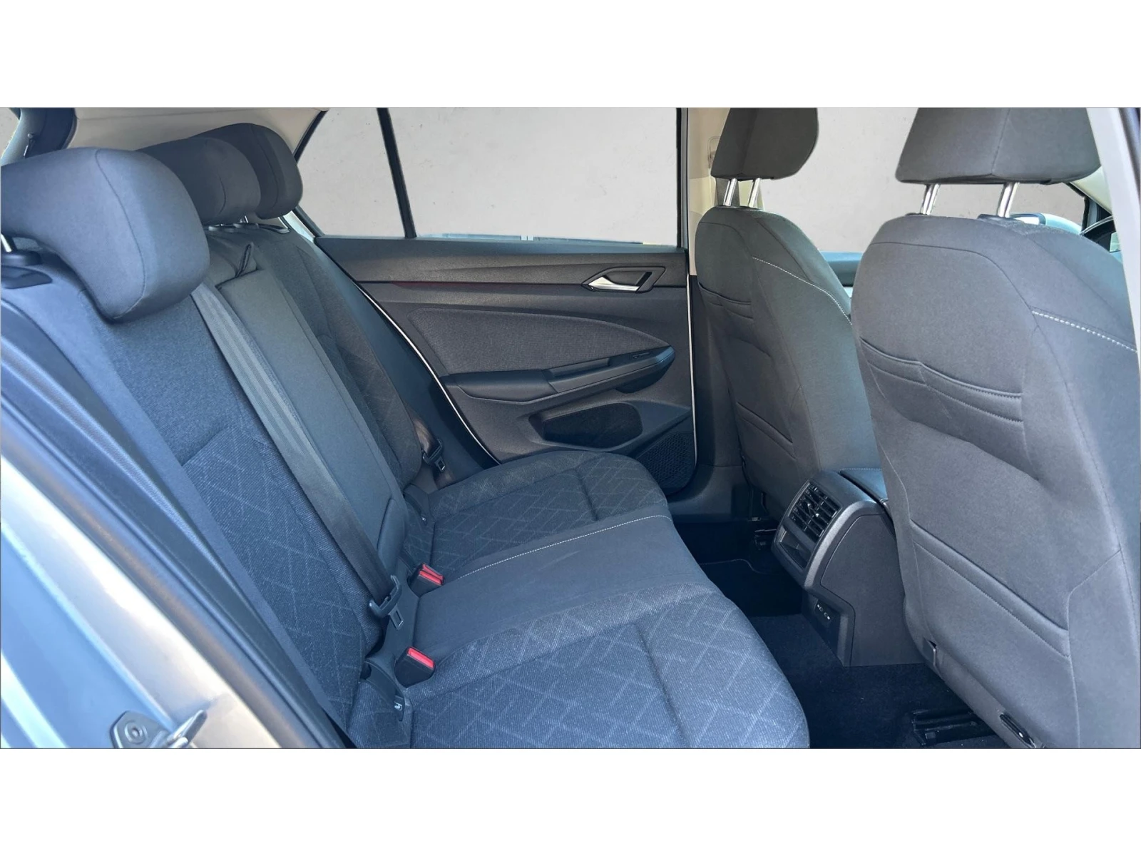 VW Golf 2.0 TDi  Life A/T, Месечна вноска от 300  , снимка 7 - Автомобили и джипове - 56230612