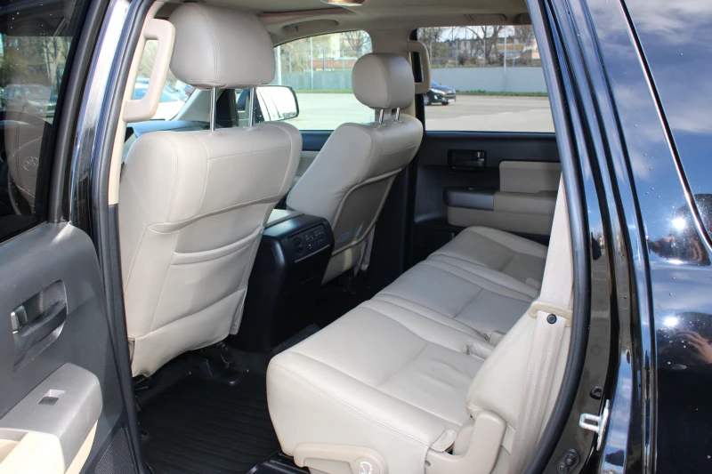 Toyota Sequoia, снимка 7 - Автомобили и джипове - 52657328
