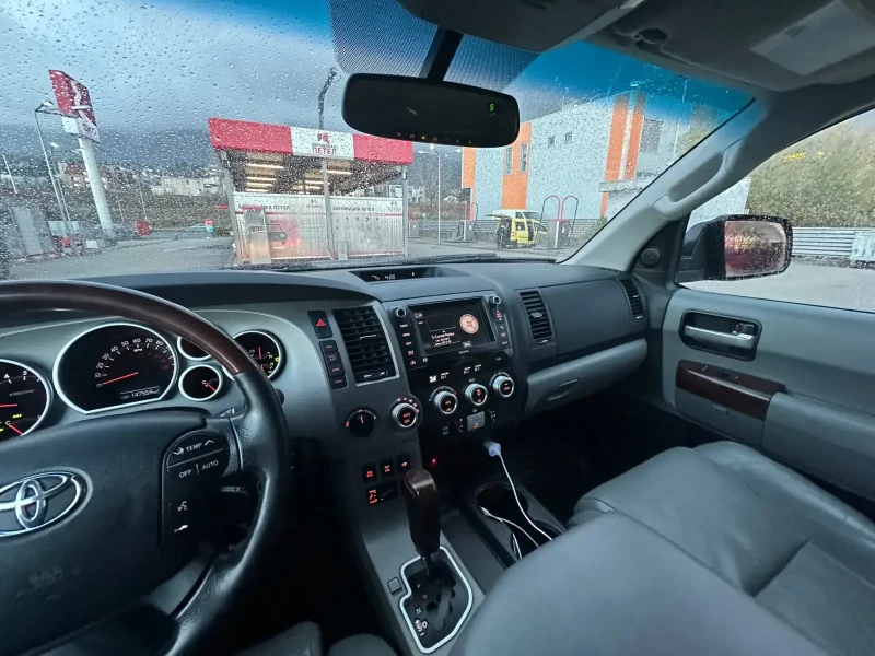 Toyota Sequoia Platinum FlexFuel, снимка 11 - Автомобили и джипове - 52517179