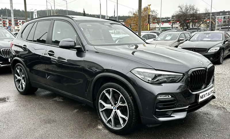 BMW X5 394HP Plug-In Hybrid PANO LED DISTRONIC BLIND SPOT, снимка 3 - Автомобили и джипове - 52577173